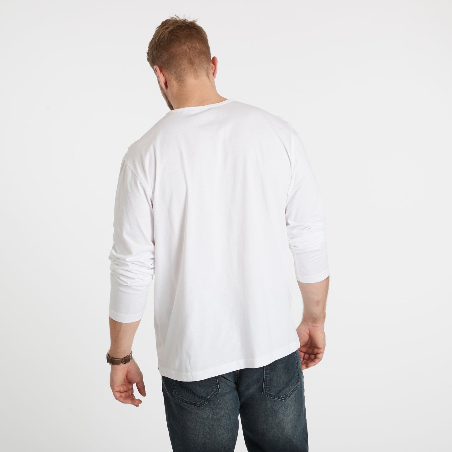hvit langermet tskjorte i store størrelser